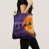 Halloween mit Mond und Hexe Tasche (Von Nahem)