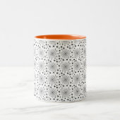 Halloween mit Spinnen Zweifarbige Tasse (Mittel)