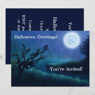 Halloween-Mond bei Nacht in Blautönen und Grün