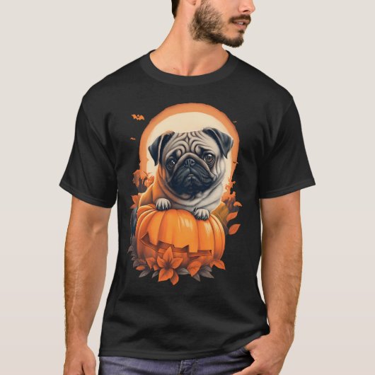 Halloween-Mops im Kürbis T-Shirt (Vorderseite)