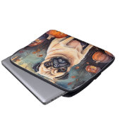 Halloween-Mops mit Pumpkins Beängstigend Laptopschutzhülle (Vorne Knopf)