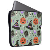 Halloween nahtloses Muster mit Hexenhut, Kürbis Laptopschutzhülle (Vorne Rechts)