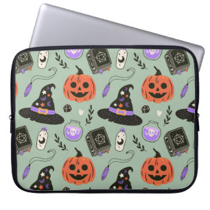 Halloween nahtloses Muster mit Hexenhut, Kürbis  Laptopschutzhülle