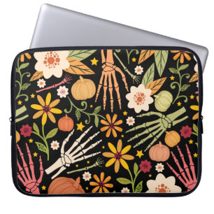 Halloween nahtloses Muster mit Knochen und Blumen Laptopschutzhülle