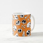 Halloween nahtloses Muster mit Schädel und Knochen Kaffeetasse (VorderseiteRechts)