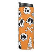 Halloween nahtloses Muster mit Schädel und Knochen Thermosbecher (Nach rechts gedreht)