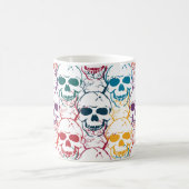 Halloween nahtloses Muster mit Schädeln. farbig b Kaffeetasse (Mittel)