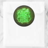 Halloween Neon Glow Look Green Trick Leckerei Part Runder Aufkleber (Tasche)