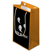 Halloween Niedlich Spooky Trick oder Treat Ghosts Kleine Geschenktüte (Vorderseite Schrägansicht)