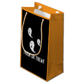 Halloween Niedlich Spooky Trick oder Treat Ghosts Kleine Geschenktüte (Rückseite Schrägansicht)