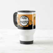 Halloween Night in Orange Glow Fügen Sie Ihr Foto  Reisebecher (Vorderseite Links)