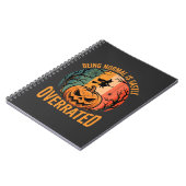 Halloween Normal zu sein ist weit überbewertet Hex Notizblock (Linke Seite)