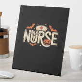 Halloween nurse Classic T-Shirt Sockelschild (In Situ)