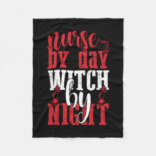 Halloween Nurse nach Tag Hexe nach Nacht Fleecedecke