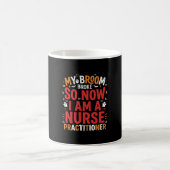 Halloween Nurse Practitioner Besen Kaputt Design Kaffeetasse (Mittel)