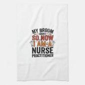 Halloween Nurse Practitioner Besen Zerbrochen Vint Geschirrtuch (Vertikal)