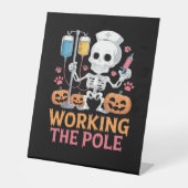 Halloween Nurse Skeleton Funny Joke Essential T-Sh Sockelschild (Vorderseite)