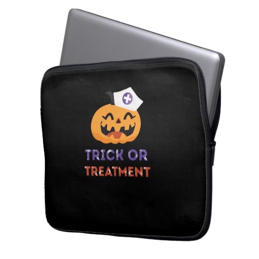 Halloween Nurse Trick oder Treatment Classic T - S Laptopschutzhülle (Vorderseite Links)