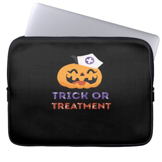 Halloween Nurse Trick oder Treatment Classic T - S Laptopschutzhülle (Vorderseite)