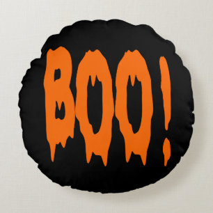 Halloween Orange "BOO!" auf Schwarz Rundes Kissen