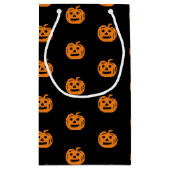 Halloween-Orange-Kürbislaterne niedlich Kleine Geschenktüte (Rückseite)