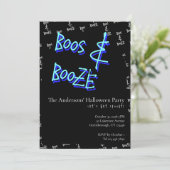 Halloween Party Boos and Booze Neon Blue Einladung (Stehend Vorderseite)