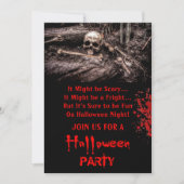 Halloween-Party für beängstigende Schädel und Knoc Einladung (Vorderseite)