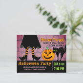 Halloween-Party Hexe Legs Pumpkin Cat Funny Einladungspostkarte (Stehend Vorderseite)