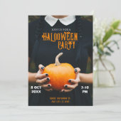 Halloween-Party Kürbismädchen schwarzes Kleid Einladung (Stehend Vorderseite)