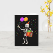 Halloween Party Outfit Skeleton Geburtstag Karte (Gelbe Blume)