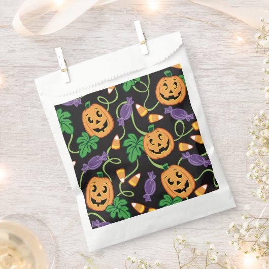 HALLOWEEN PATTERN GESCHENKTÜTCHEN (Ausgeschnitten)