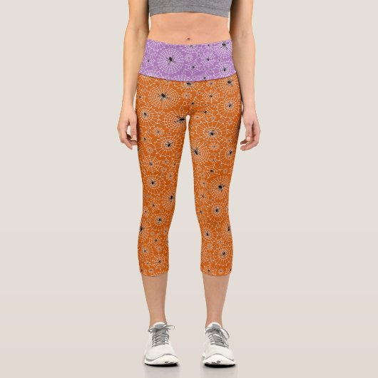 Halloween Pattern | Spinnen auf Spinnennetzen Capri Leggings (Vorderseite)