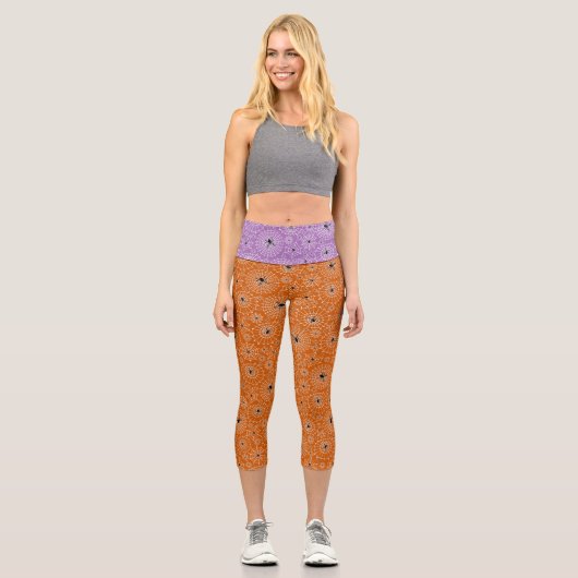 Halloween Pattern | Spinnen auf Spinnennetzen Capri Leggings (Vorderseite)