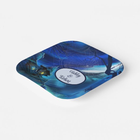 Halloween Personalize Names Spooky Haunts Pappteller (Gewinkelt)