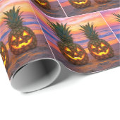 Halloween Pineapple Jack-o-lanterns On a Beach Geschenkpapier (Rolleneckpunkt)