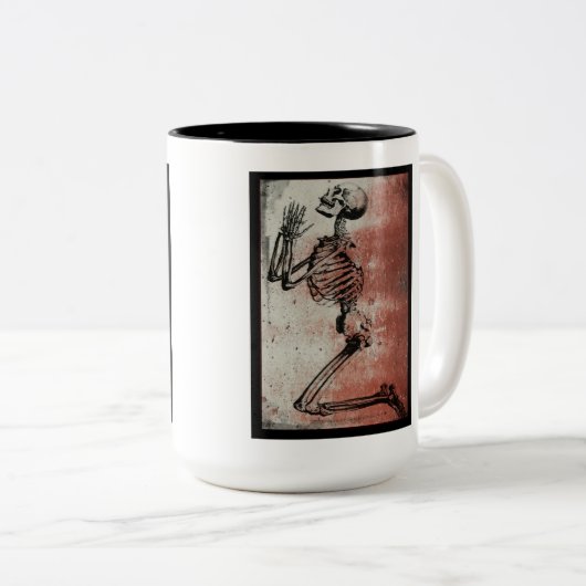 Halloween Praying Skeleton-Tasse Zweifarbige Tasse (VorderseiteRechts)
