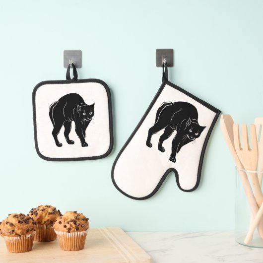 Halloween Prowling Black Cat Silhouette Zeichnend Ofenhandschuh & Topflappen-Set (Insitu (Hängend))