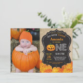 Halloween Pumpkin 1. Geburtstag Einladung Burlap (Stehend Vorderseite)