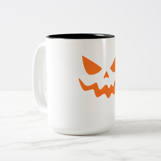 Halloween Pumpkin Face Mug – Cute & Festive Orange Zweifarbige Tasse (Vorderseite Links)
