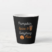 Halloween Pumpkin Spice and Everything Nice Xmas Milchtasse (Vorderseite)
