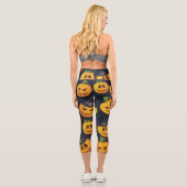 Halloween Pumpkin: Vintages Hexenmuster Capri Leggings (Rückseite)
