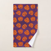 Halloween Pumpkins im Lila Hintergrundemuster Badhandtuch Set (Handtuch)
