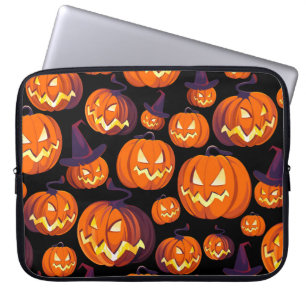 Halloween Pumpkins: Spooky Seamless Pattern. Laptopschutzhülle