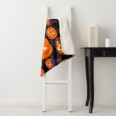 Halloween Pumpkins: Spooky Seamless Pattern. Sherpadecke (Beispiel)