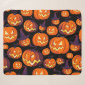 Halloween Pumpkins: Spooky Seamless Pattern. Sherpadecke (Vorderseite (Horizontal))