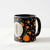 Halloween Pumpkins Whimsisches Muster Custom Tasse (VorderseiteRechts)