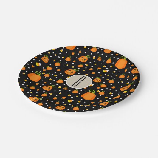 Halloween Pumpkins Whimsisches Pattern Party Pappteller (Schrägansicht)
