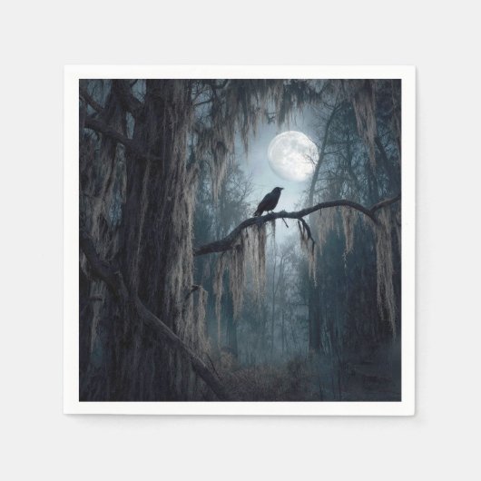 Halloween-Rabe in einem unheimlichen Wald Serviette (Vorderseite)