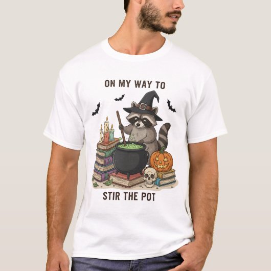 Halloween Raccoon Wizard Funny Modern Tri-Blend T-Shirt (Vorderseite)