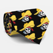 Halloween-Rauchskull mit Bandana-Cartoon Krawatte (Gerollt)